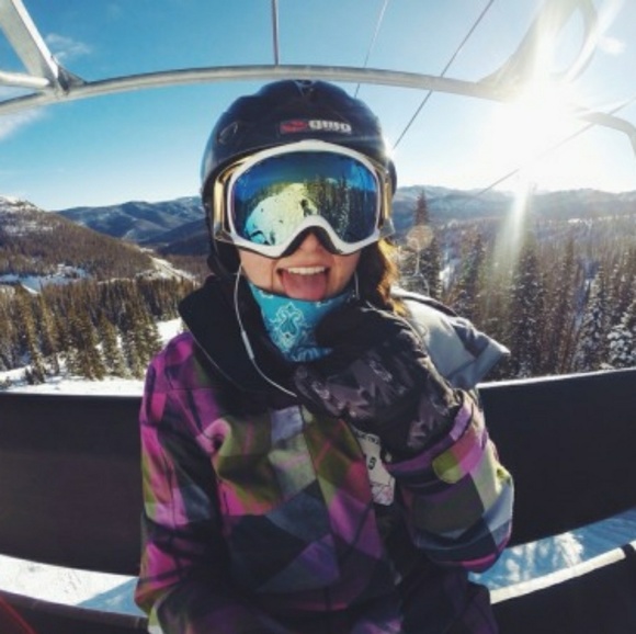 Meet your Posher, Chelsea - Picture 2 of 2